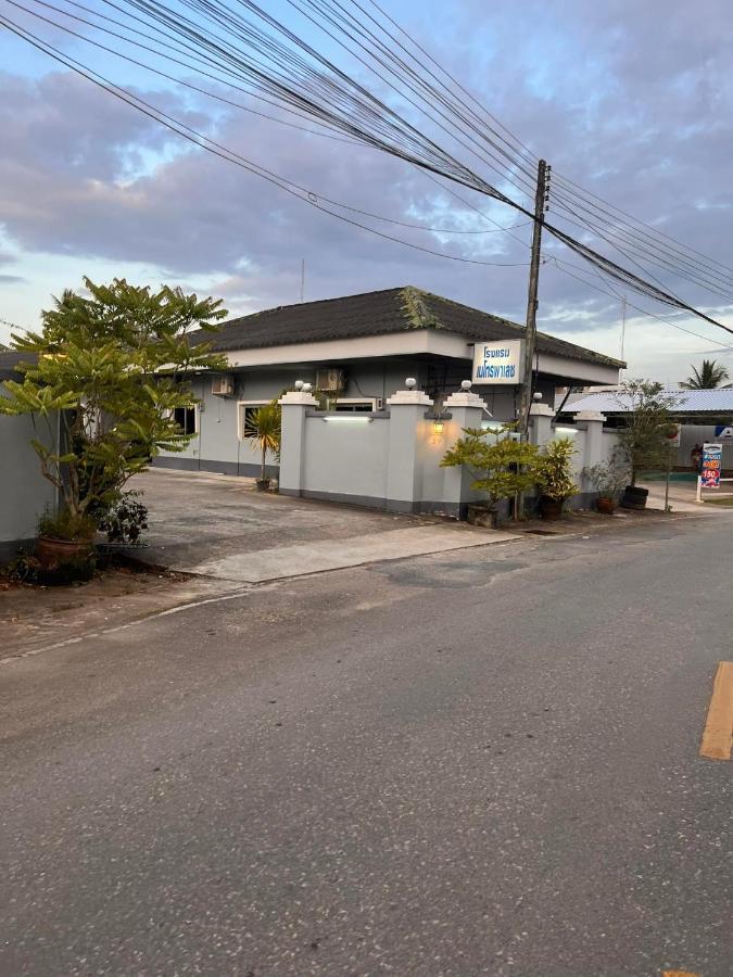 Metro Palace Satun Luaran gambar
